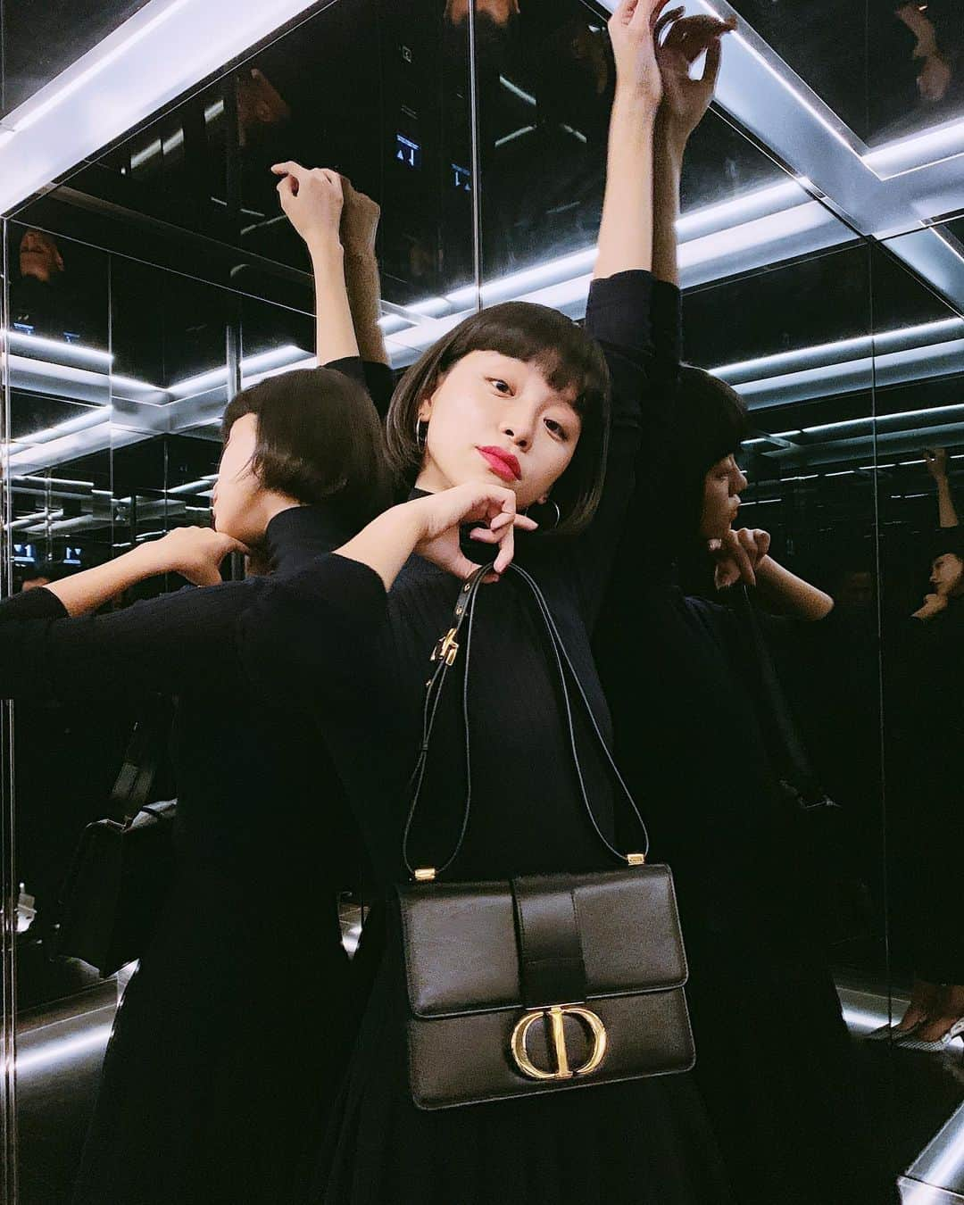 る鹿さんのインスタグラム写真 - (る鹿Instagram)「すごく素敵なdior 30 mobtaigne 👜🎬#dior30montaigne #dior @dior」5月10日 22時12分 - luluxinggg