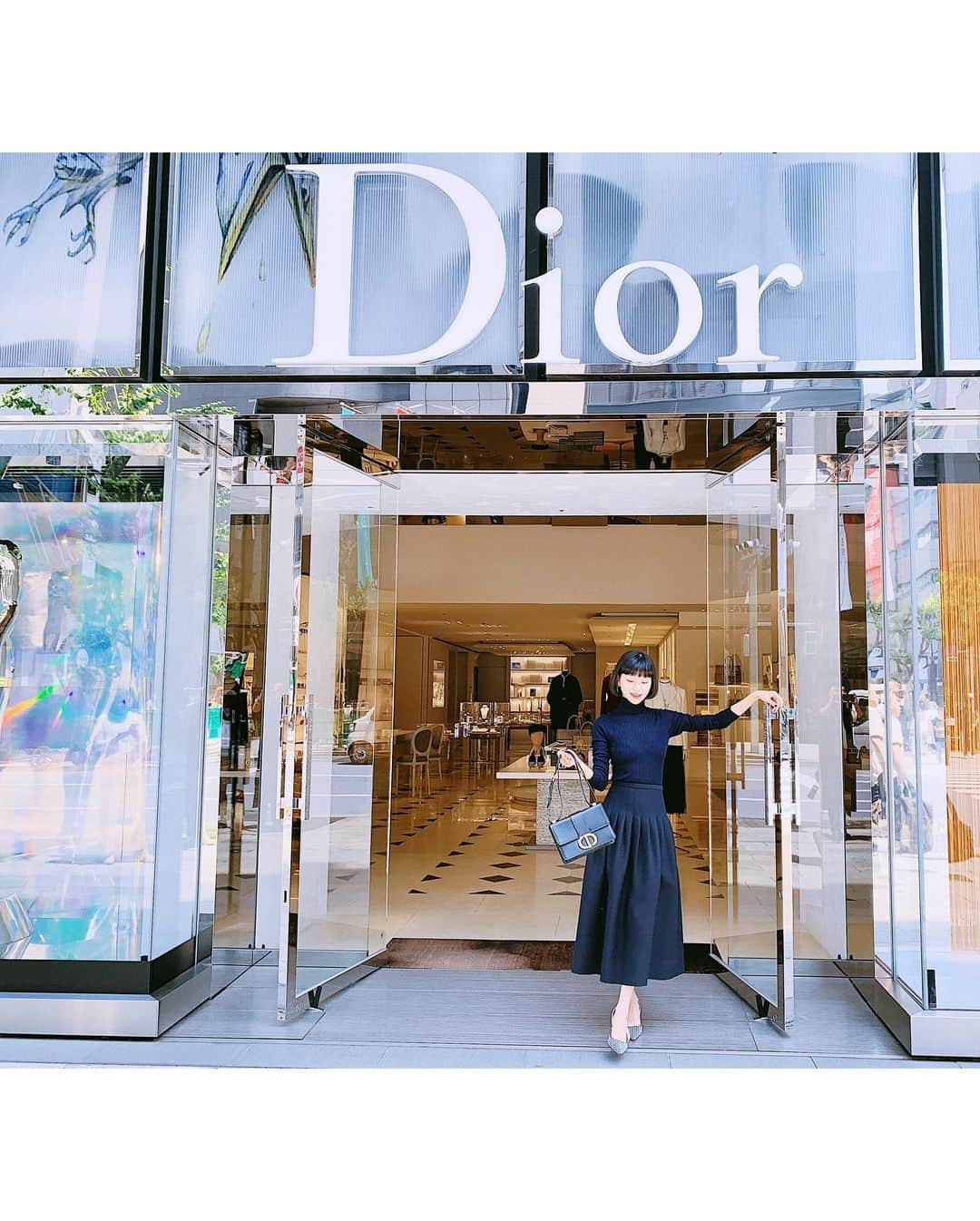 る鹿さんのインスタグラム写真 - (る鹿Instagram)「すごく素敵なdior 30 mobtaigne 👜🎬#dior30montaigne #dior @dior」5月10日 22時12分 - luluxinggg