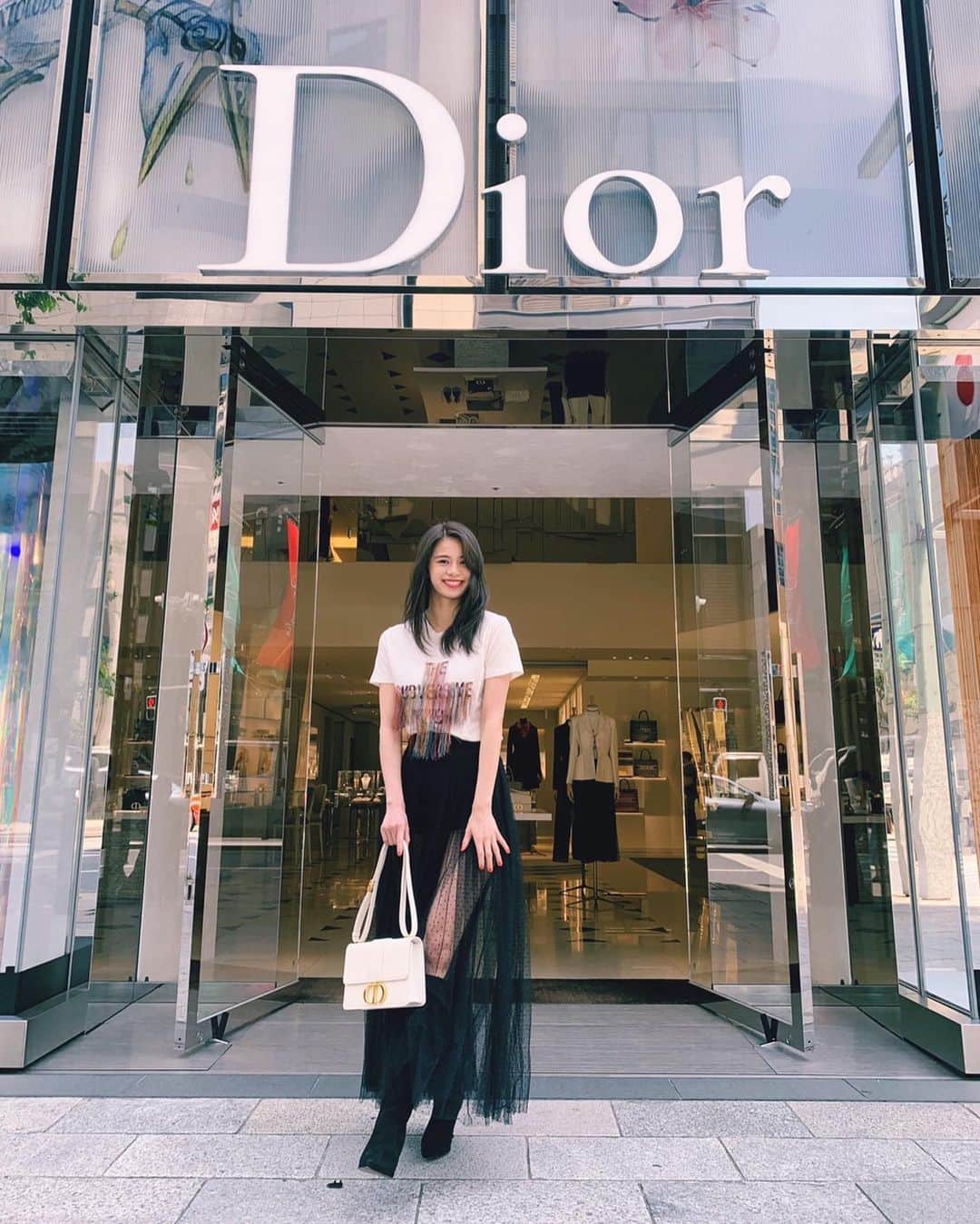 佐藤晴美さんのインスタグラム写真 - (佐藤晴美Instagram)「大好きなDiorから Newアイコンバッグが誕生💓 30 Montaigne” Bag  とても上品で可愛かった。  #Dior30Montaigne #Dior @dior」5月10日 22時15分 - sato_harumi__official