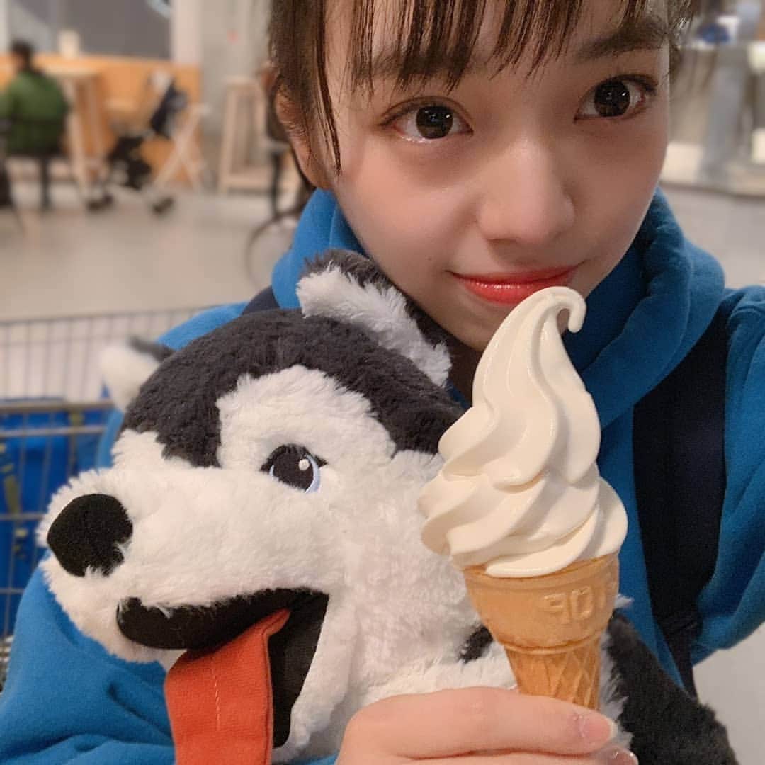 のインスタグラム：「ice cream の日だって﻿ あ、昨日だけどね〜〜〜 🌴🌊🏄🏼‍♀️﻿ ﻿ #私はげんき #みんなは元気 ？？﻿ #Luna」