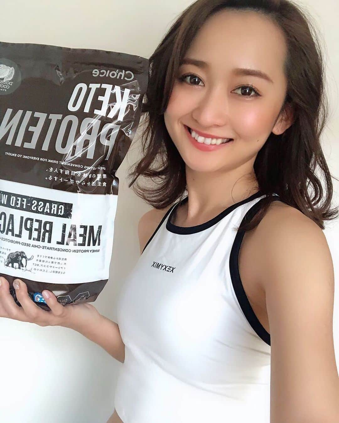 山吹香織さんのインスタグラム写真 - (山吹香織Instagram)「最近飲んでるプロテイン🥤 @choice.protein  ケト・プロテインのダブルココア味🌱 ・ ・ ・ #new#ケトプロテイン #choiceproteins #gym #ジム #ボディメイク#パーソナルトレーニング #パーソナルトレーナー #筋トレ#ダイエット #健康#美容#筋トレ女子 #ダイエット#ダイエット女子 #トレーニングウェア #nike #ヒップスラスト #自分磨き#水着 #美尻#くびれ #ヒップアップ  #今年の目標 🍑 #頑張ろう 🌱」5月10日 22時26分 - kaori_yamabuki