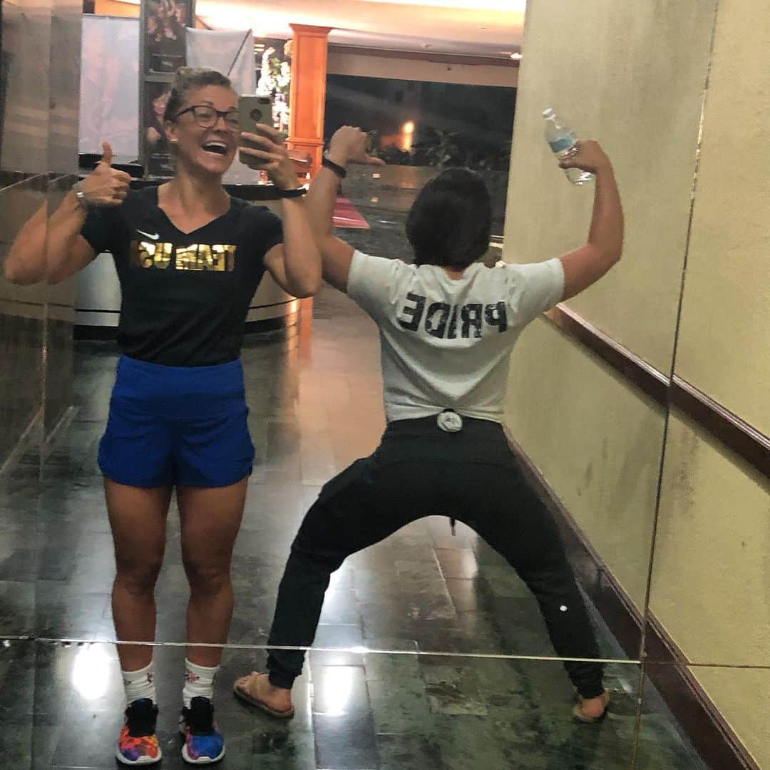 モーガン・キングのインスタグラム：「How Journal and I feel about watching our @powerandgraceperformance teammates competing at Nationals this weekend!!! Smash all the things!! • • • #teamusa #teammom #journal #jourdyd #jo #whatever #weightlifting #usaw #powerandgraceperformance #extraisextra #makelifts #bemoreboring」