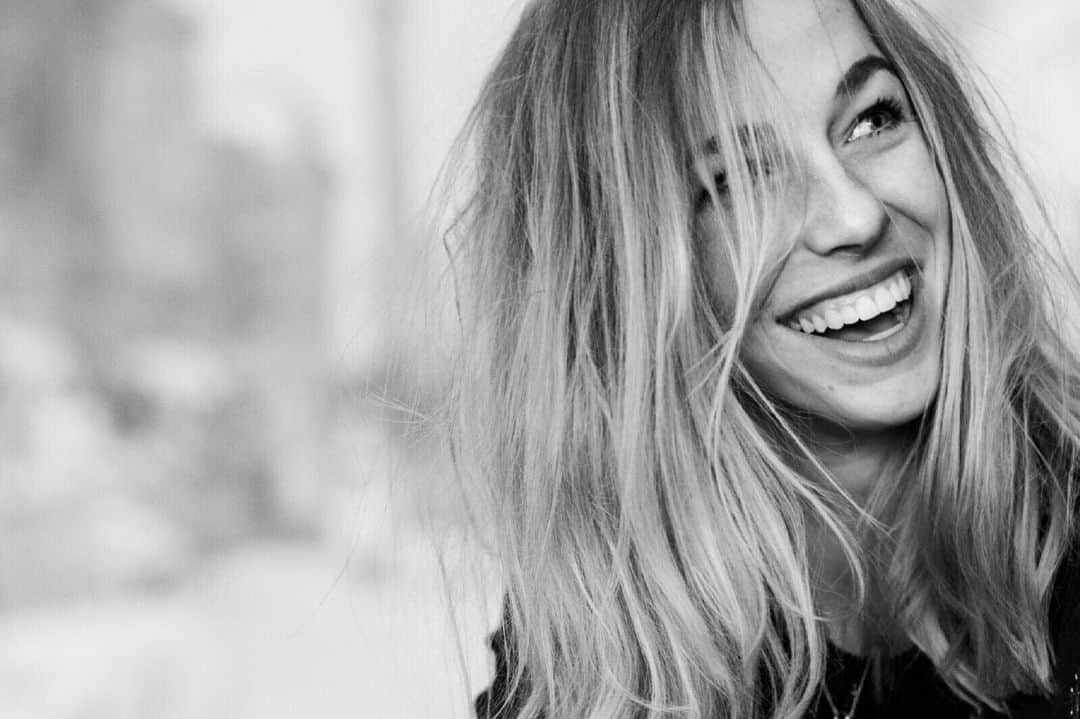 ジャッキー・グローネンのインスタグラム：「Frankfurt 🖤」