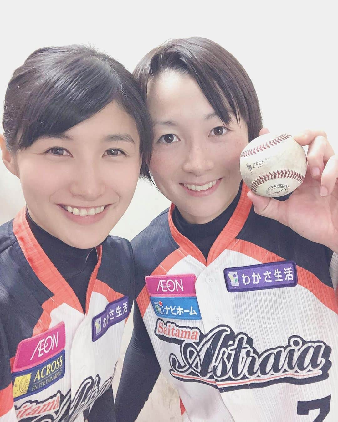 加藤優さんのインスタグラム写真 - (加藤優Instagram)「. .  京都行われた春季リーグ最終戦、 勝利を決めてくれたのは 師匠の山崎まり選手でした！！. .  サヨナラホームラン、 感動して泣いてしまいました😭✨. .  先発の古谷選手の8回1失点の粘投、 ( @astraia_19_meguna ) 今日も泉由希菜選手とナイスバッテリーでした！！. .  チャンスメイクした 只埜選手もナイスでした！！ どすこい！(@tadanoharuna_15 )  春季リーグは2位という 結果に終わりましたが、 6月2日から愛知県で行われる 夏季リーグには良い形で繋げられたと思います！  とりあえずですが、、、 春季リーグ、 たくさんの熱いご声援 本当にありがとうございました！！. .  夏季リーグも愛知県まで 応援に来てもらえたら とっても嬉しいです！！^ ^  ご声援、よろしくお願いします！！. . .  #山崎まり 選手 #古谷恵菜 選手 #泉由希菜 選手 #只埜榛奈 選手 #加藤優 #埼玉アストライア #女子プロ野球2019  #わかフル」5月10日 23時11分 - y_k_009