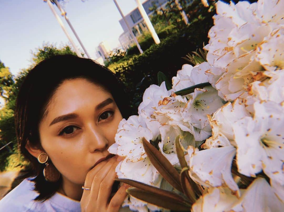 佐藤乃莉さんのインスタグラム写真 - (佐藤乃莉Instagram)「Flower  花言葉 「初恋」  #ツツジ#茶色くなってるのが#可愛い#instaflowers #お花」5月10日 23時07分 - nori_sato_