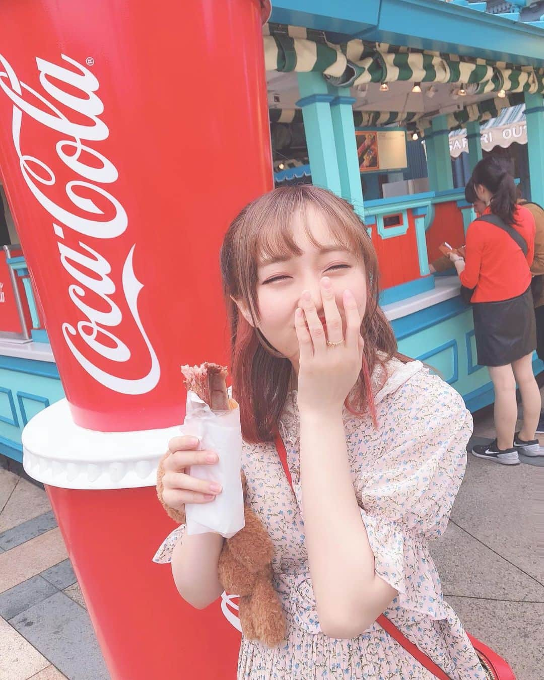 星野麻里愛さんのインスタグラム写真 - (星野麻里愛Instagram)「おにく〜🍖 食べてばっかり。笑  #にく #肉 #おにく #ユニバ #ユニバーサルスタジオジャパン  #USJ #コカコーラ #ロングワンピ #ハーフツイン #ゆにば #インナーカラーピンク」5月10日 23時12分 - maria.pink28