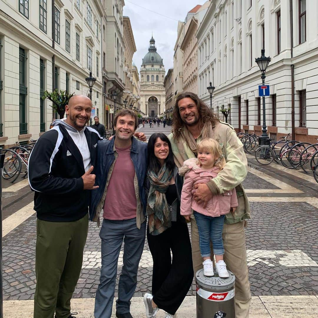 ジェイソン・モモアさんのインスタグラム写真 - (ジェイソン・モモアInstagram)「BUDAPEST 💯🤙🏽😍😍Spending time with ohana. Love u guys so much @alarconjimena @chris_sharma @giancolafoto @realdealmada #touristshit aloha j」5月10日 23時21分 - prideofgypsies