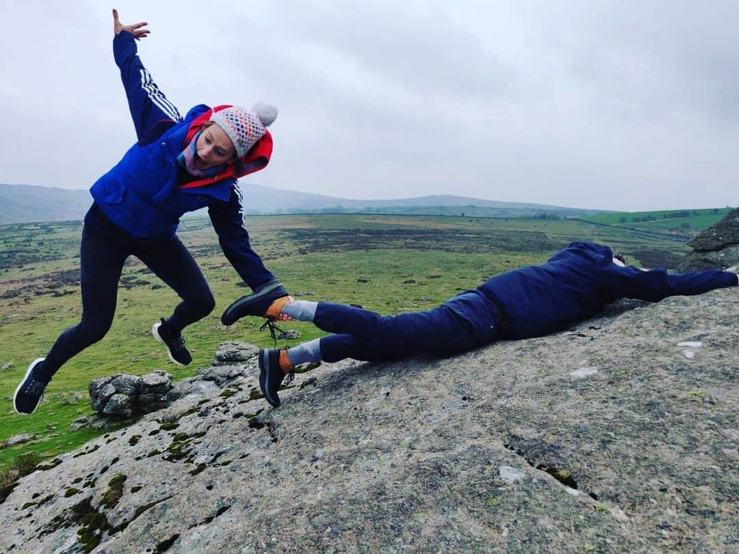 ブライオニー・ペイジさんのインスタグラム写真 - (ブライオニー・ペイジInstagram)「[insert caption here] ....... ⛰ #holidaythrowback #HoundTor #Devon」5月10日 23時23分 - bryony_page