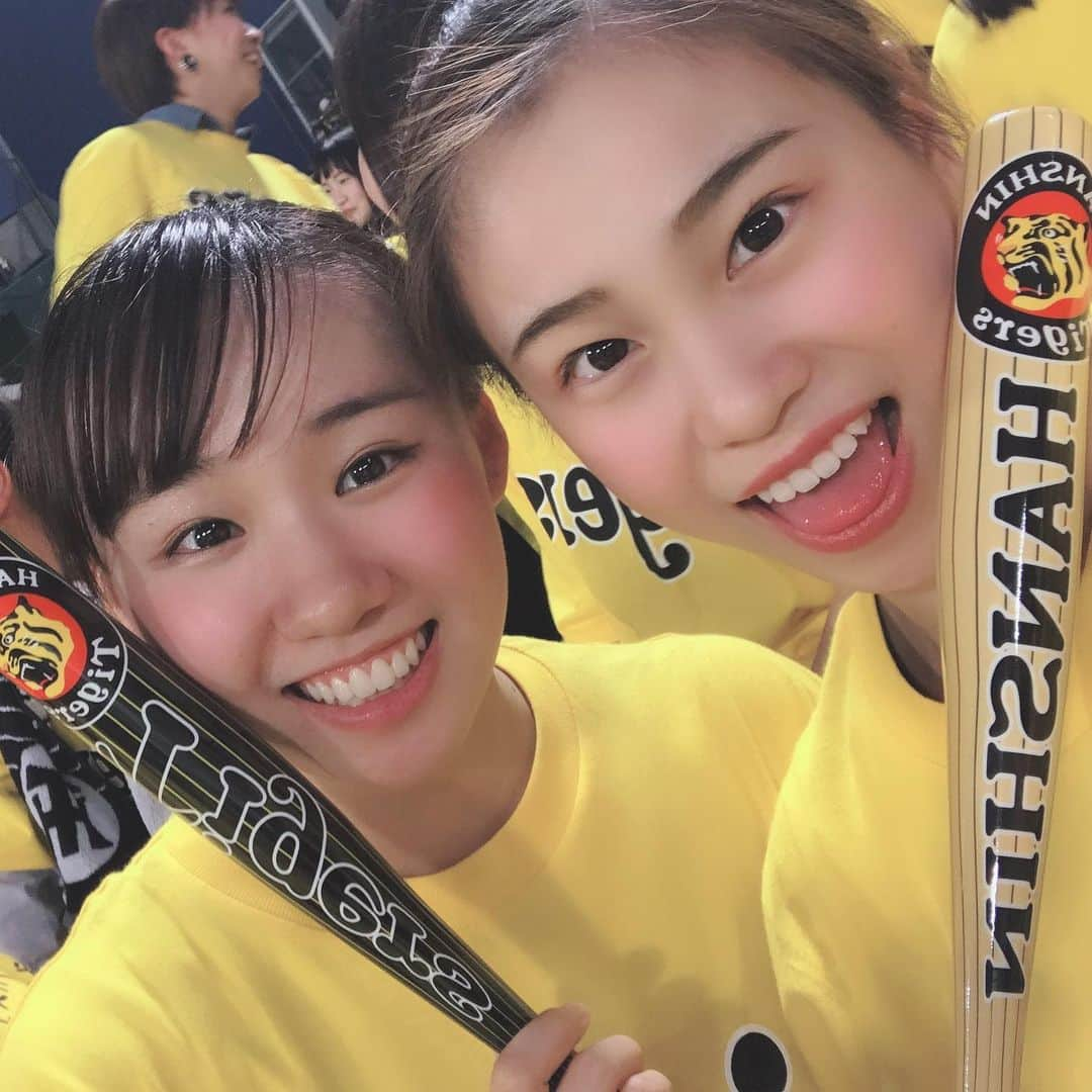 杉原愛子さんのインスタグラム写真 - (杉原愛子Instagram)「本日武庫女Dayです！ 武庫川女子大学代表として阪神VS中日の始球式をさせて頂きました✨ ありがとうございました🙇 ノーバウンド投球が出来て嬉しかったです✨🤩 始球式の後は初観戦しました⚾️🐯 貴重な体験をさせて頂きありがとうございました🙇😌😆 来週のNHK杯に向けてしっかり練習して頑張りますので応援よろしくお願いします🙇❤️ #20190510 #武庫女Day #阪神VS中日 #甲子園 #始球式 #タイガーターン #武庫川女子大学 #lavys」5月10日 23時27分 - aiko_sugihara