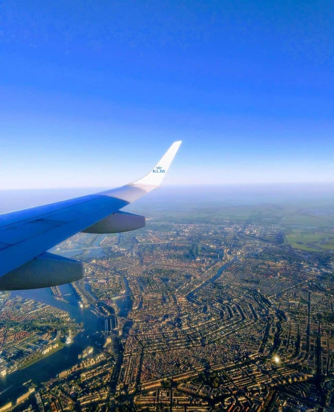 KLMオランダ航空さんのインスタグラム写真 - (KLMオランダ航空Instagram)「Almost home ✈️ #KLM #RoyalDutchAirlines #Flyklm ⁣ 📸by @falvandenbergh ⁣ •⁣ •⁣ •⁣ #amsterdam #hometown #home #gramthedam #windowview #window #view #fromabove #viewfromabove」5月10日 23時37分 - klm