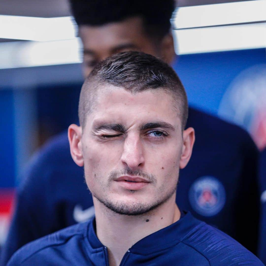 パリ・サンジェルマンFCさんのインスタグラム写真 - (パリ・サンジェルマンFCInstagram)「😉 #FridayFeeling . #MarcoVerratti #Verratti #ParisSaintGermain #PSG #Paris #Football #AllezParis #ICICESTPARIS」5月10日 23時37分 - psg