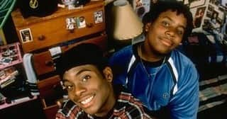 チャンス・ザ・ラッパーさんのインスタグラム写真 - (チャンス・ザ・ラッパーInstagram)「Happy Birthday to a guy who has inspired and guided me long before we ever met. Kenan Thompson, world-class comedian, amazing father & husband, Emmy Award Winner, Godfather of SNL and full blown mentor. From my first visit to Saturday Night Live, when I was just a musical guest, Kenan let me sit in his office every night of the week talking his ear off trying to devise a plan to sneak myself into a sketch 😂😂. It didn’t workout but he effectively made me feel valued and welcome at a prestigious institution in a way that keeps me coming back. From a young age movies like Good Burger, 2 Heads are Better Than None and Mighty Ducks 2 sparked my interest in comedy and showed me its intersection with HipHop. I knew I wanted to write and act in sketch comedy waaaay before SNL, and that started with a television show called All That. The freshness, authenticity and randomness of that show made waves with everyone I knew, and the theme song still gets played in the club. I really want to thank Kenan for everything he’s done in TV and comedy, but I really need to thank him for his guidance over the years and the representative he’s been as a black man, father husband and mentor. HBD big bro! @kenanthompson」5月10日 23時43分 - chancetherapper