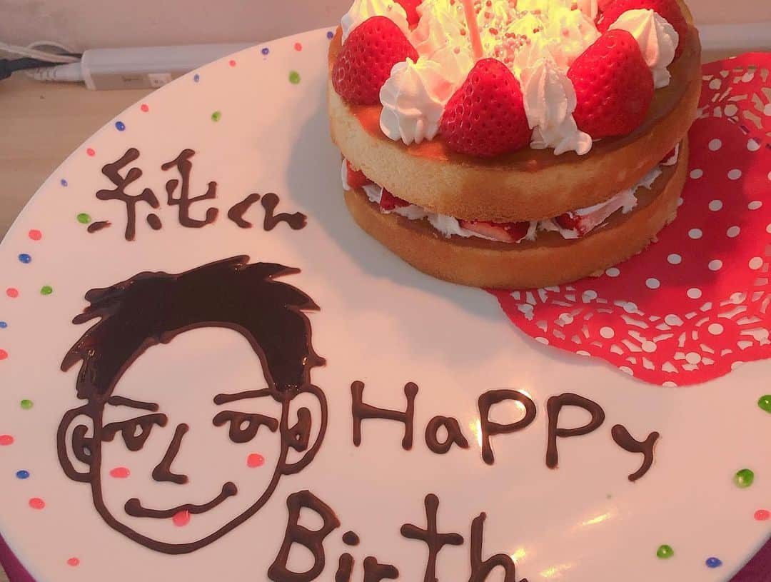 山口純さんのインスタグラム写真 - (山口純Instagram)「一足先にモデちゃんで誕生日をお祝いしていただきました！！！ ケーキは浜田ブリトニーさんが作ってくれました！  本当にみなさんありがとうございます！！ 明日も誕生日イベントBBQ会^_^  楽しみ！」5月10日 23時41分 - jun_yamaguchi_0513