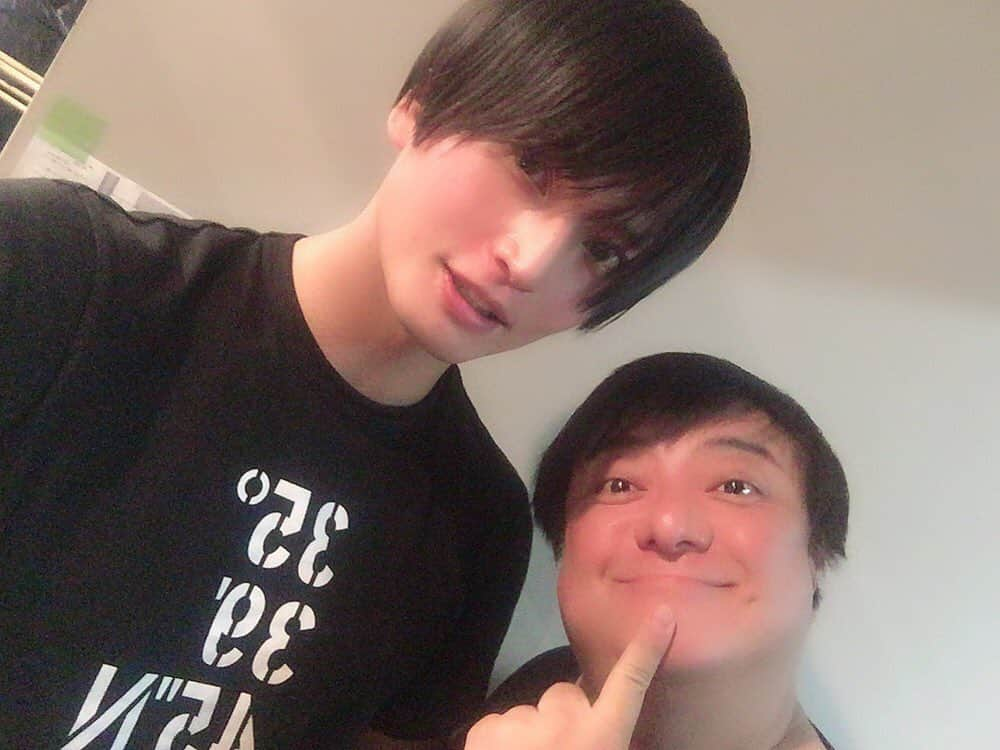 友常勇気さんのインスタグラム写真 - (友常勇気Instagram)「today is finish( ´͈ ᗨ `͈ )◞ with Mr HIKOMAROヾ(●´ω｀●) #信長の野望  #稽古終了 #友常勇気  #久々 #彦摩呂さん  #写真撮った」5月10日 23時42分 - yuki_tomotsune