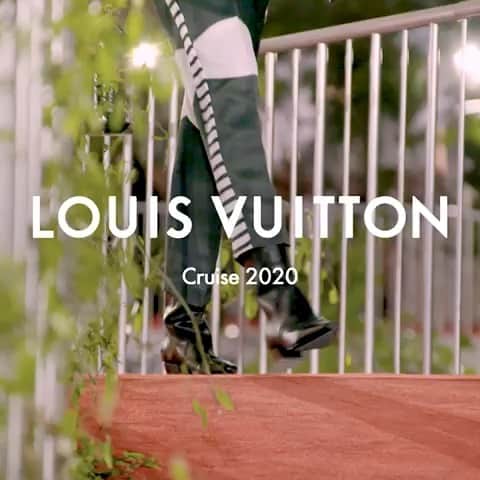ニコラ・ジェスキエールのインスタグラム：「Such a pleasure to present the #lvcruise in NYC.Thanks to everyone involved in the making of this show 🙌🏻❤️」