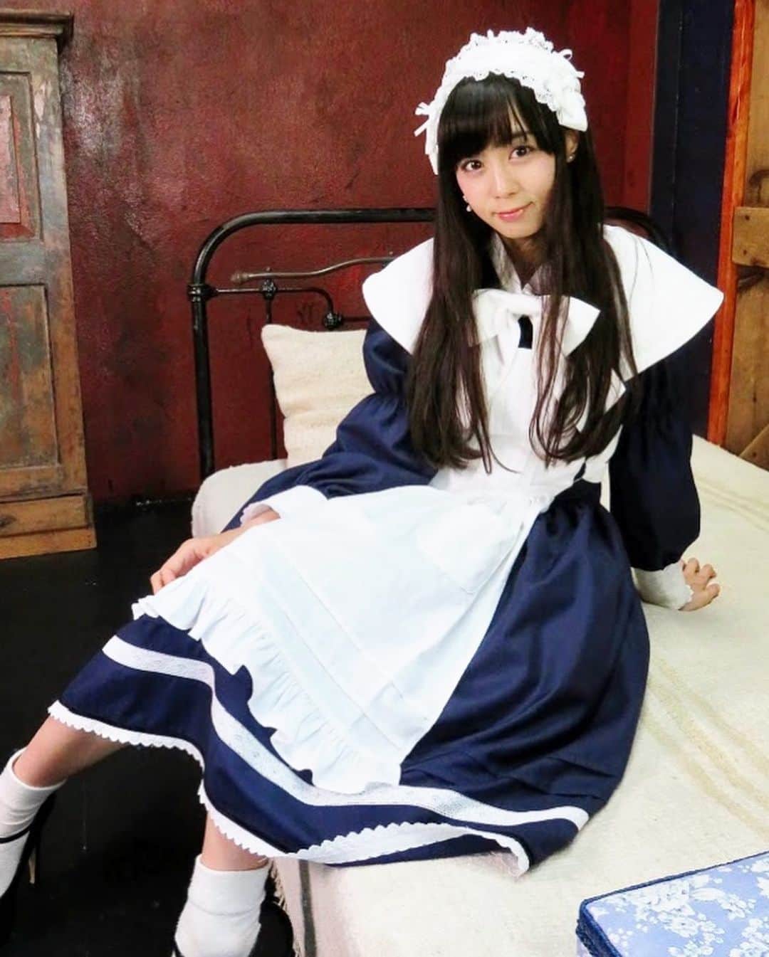 浦えりかのインスタグラム：「今日は #メイドの日 らしいのでカメラロールからメイド服っぽい写真探してきた。」