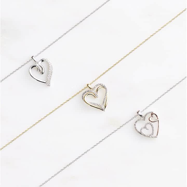 ロック&リパブリックのインスタグラム：「...Because she loves you no matter what. Take 20% off your #mothersday purchase of fine + silver jewelry. #Kohls」