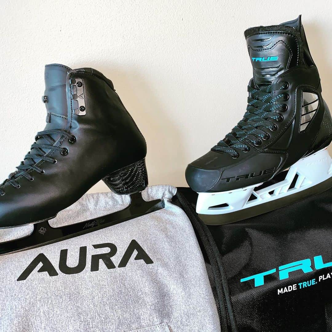 ヴォーン・チピアーのインスタグラム：「The ultimate combination!  @auraskates @playtruehockey @step_blades #truefit #truecustom #carbonfiber #actualcarbonfiber #figureskating #hockey」