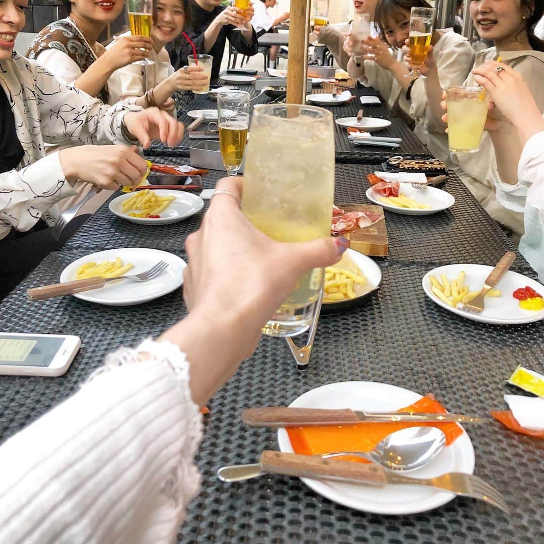 Fushimi natsukiさんのインスタグラム写真 - (Fushimi natsukiInstagram)「会議後に、GWお疲れごはん 🍴🍸 明るいうちから飲めてしやーせー(しあわせ)だった☺️ ひさしぶり、みんなとたくさん話せて楽しくて腹筋いたくなりました☺️💞 #tokyo #harajuku #キューリ」5月11日 0時00分 - fusshan