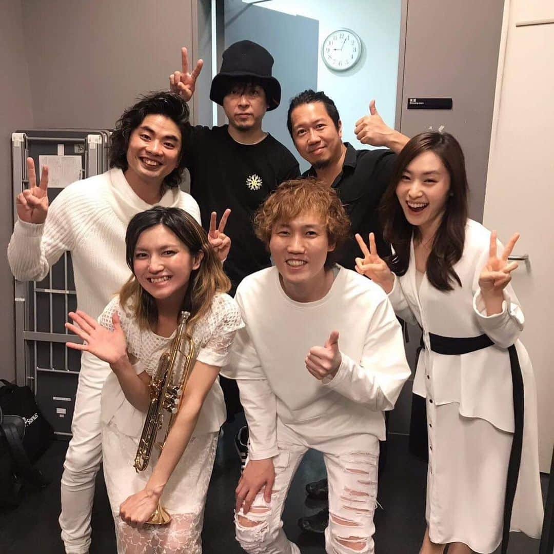 三浦拓也さんのインスタグラム写真 - (三浦拓也Instagram)「‪三角関係の銀座ヤマハスタジオでのレコ発ワンマン大成功でしたー！めちゃくちゃ笑った！！演奏も白熱して盛り上がったー！！ゲストのRyuさんともメンバーかの様に楽しく演奏できて嬉しかった！‬ ‪そして、満員のお客さんと、LINELIVE見てくれた皆さん、ありがとうごさいました！‬ ‪#三角関係feat三浦拓也 ‬」5月11日 0時01分 - depapepe_miura