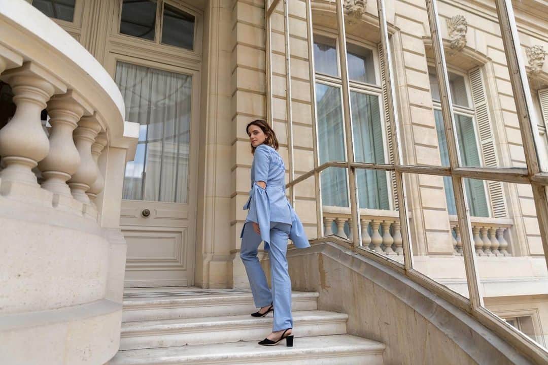 エマ・ワトソンのインスタグラム：「@teatumjones have joined @goodonyou_app ⭐️ allowing them to vocalise the work they’ve been doing to move towards being a better, pro-social, sustainable and modern brand. ✨ I love that their SS19 collection was inspired by interviews with activists & campaigners (including @jusmarai 💛) working to End Violence Against Women & Girls! Our collaboration for @g7 fit like a glove 🧤💚」
