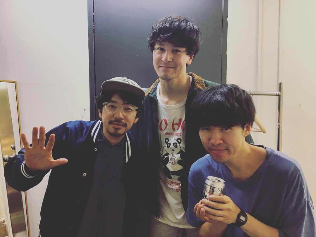 後藤正文さんのインスタグラム写真 - (後藤正文Instagram)「渋谷でROTH BART BARONのライブを観た。  尊敬する2人と記念撮影。」5月11日 0時16分 - gotch_akg