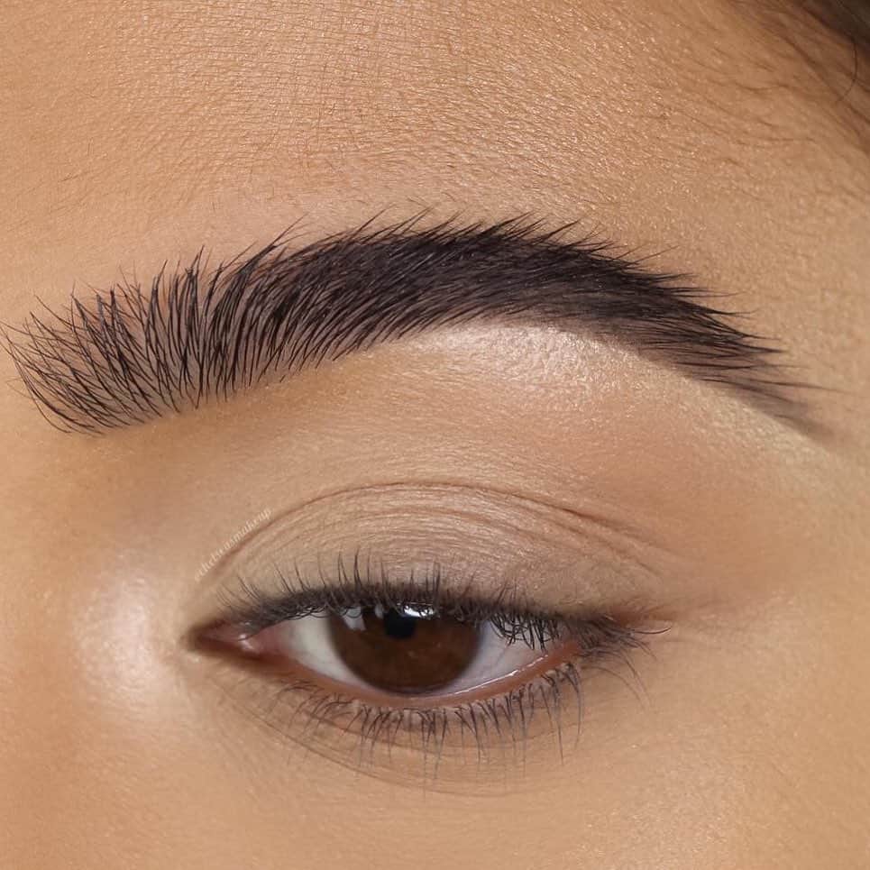 Benefit Cosmeticsさんのインスタグラム写真 - (Benefit CosmeticsInstagram)「We’re suckers for these #benefitbrows 🎶😍 @chelseasmakeup combines #preciselymybrowpencil in shade 6 with #24hrbrowsetter to get these Feathered Brows! #regram #friendswithbenefit」5月11日 0時24分 - benefitcosmetics