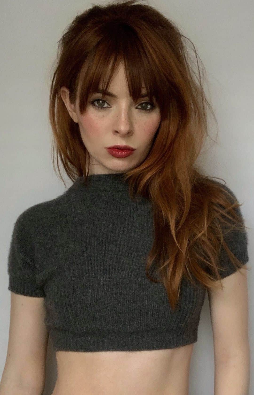 ジェーン・アルドリッジのインスタグラム：「I love big hair! Please go to my blog post for a list of products.  https://seaofshoes.com/beauty/2019/05/10/how-i-get-big-hair/  Song: Seaside Weekend by Isabelle Antenae」