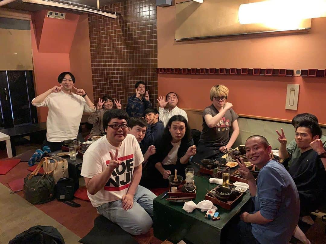 上田航平さんのインスタグラム写真 - (上田航平Instagram)「おめ。 #作家の飯塚さんが主催 #ウエストランド井口君 #誕生日会」5月11日 0時30分 - zoffy_ueda