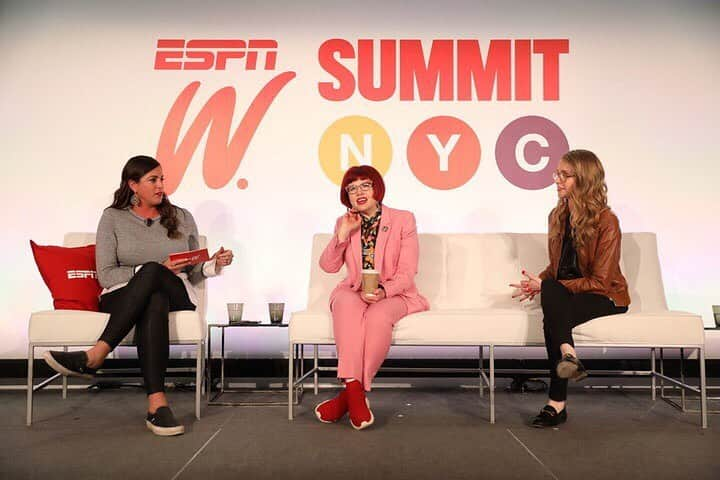 Marvel Entertainmentさんのインスタグラム写真 - (Marvel EntertainmentInstagram)「"Captain Marvel" comic book writer Kelly Sue DeConnick (@kellysued) and Marvel Studios director of production and development Mary Livanos sat down with Sarah Spain at the #espnWSummit to talk all things Marvel Studios' #CaptainMarvel! Head to our Instagram Story now for highlights from the event.  Photo Credit: Robbie Klein/ESPN Images」5月11日 0時40分 - marvel