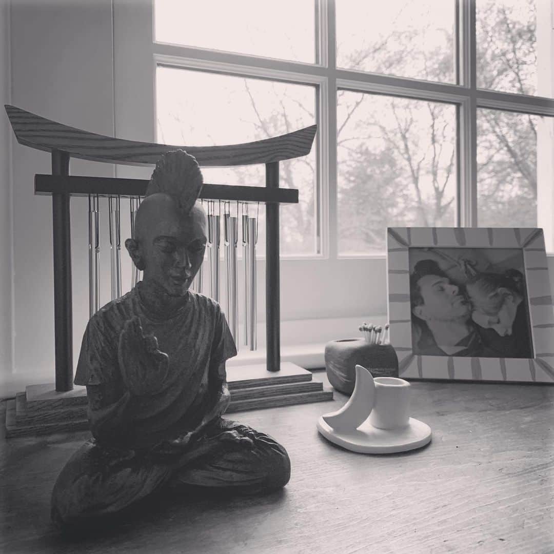 トーマス・サドスキーさんのインスタグラム写真 - (トーマス・サドスキーInstagram)「#MeditateAndDestroy #DharmaPunx」5月11日 0時54分 - thomas_sadoski