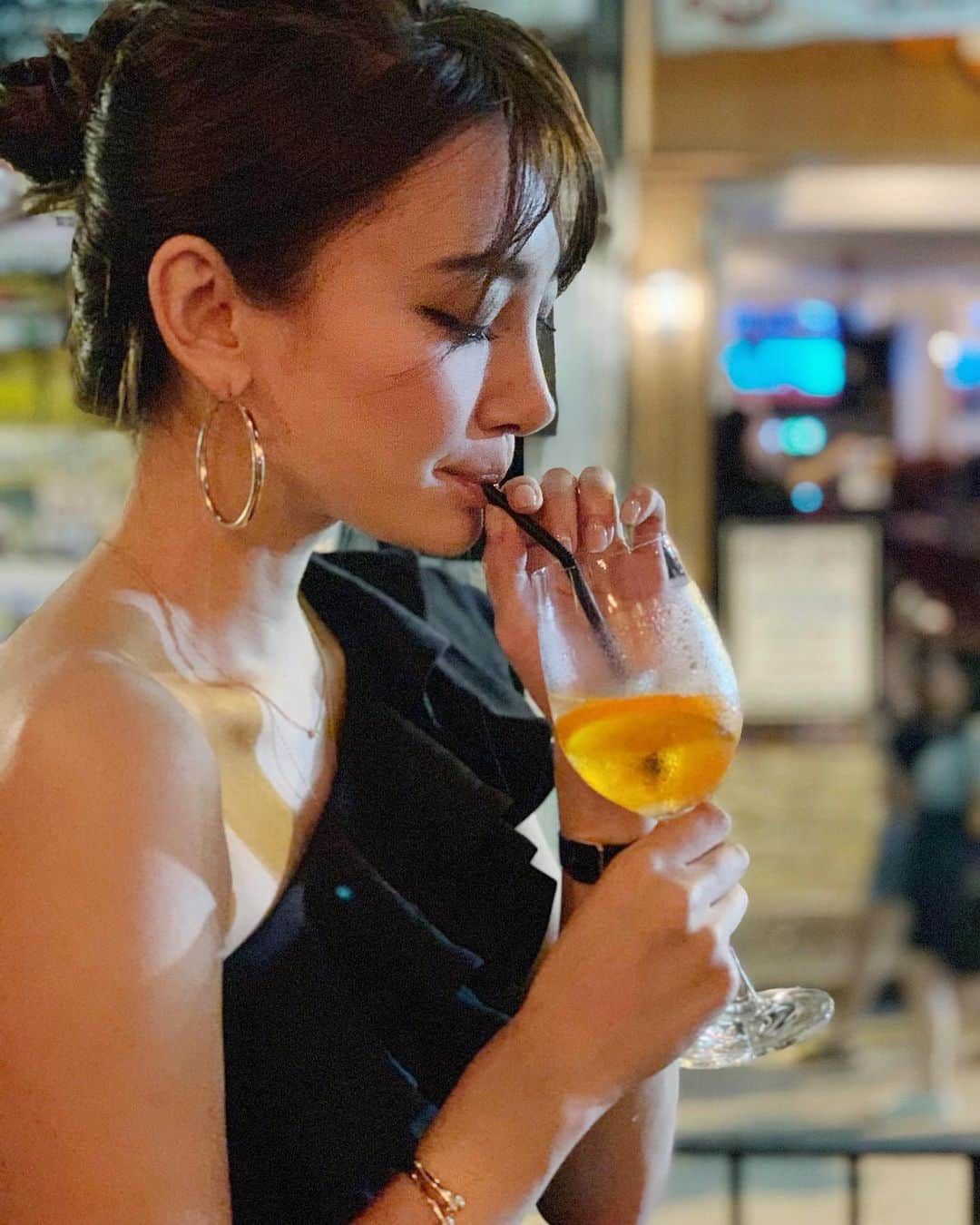 里海さんのインスタグラム写真 - (里海Instagram)「#aperolspritz 🍹 今日は珍しく夜遊び〜👯‍♀️👯‍♀️」5月11日 0時55分 - satoumi0330