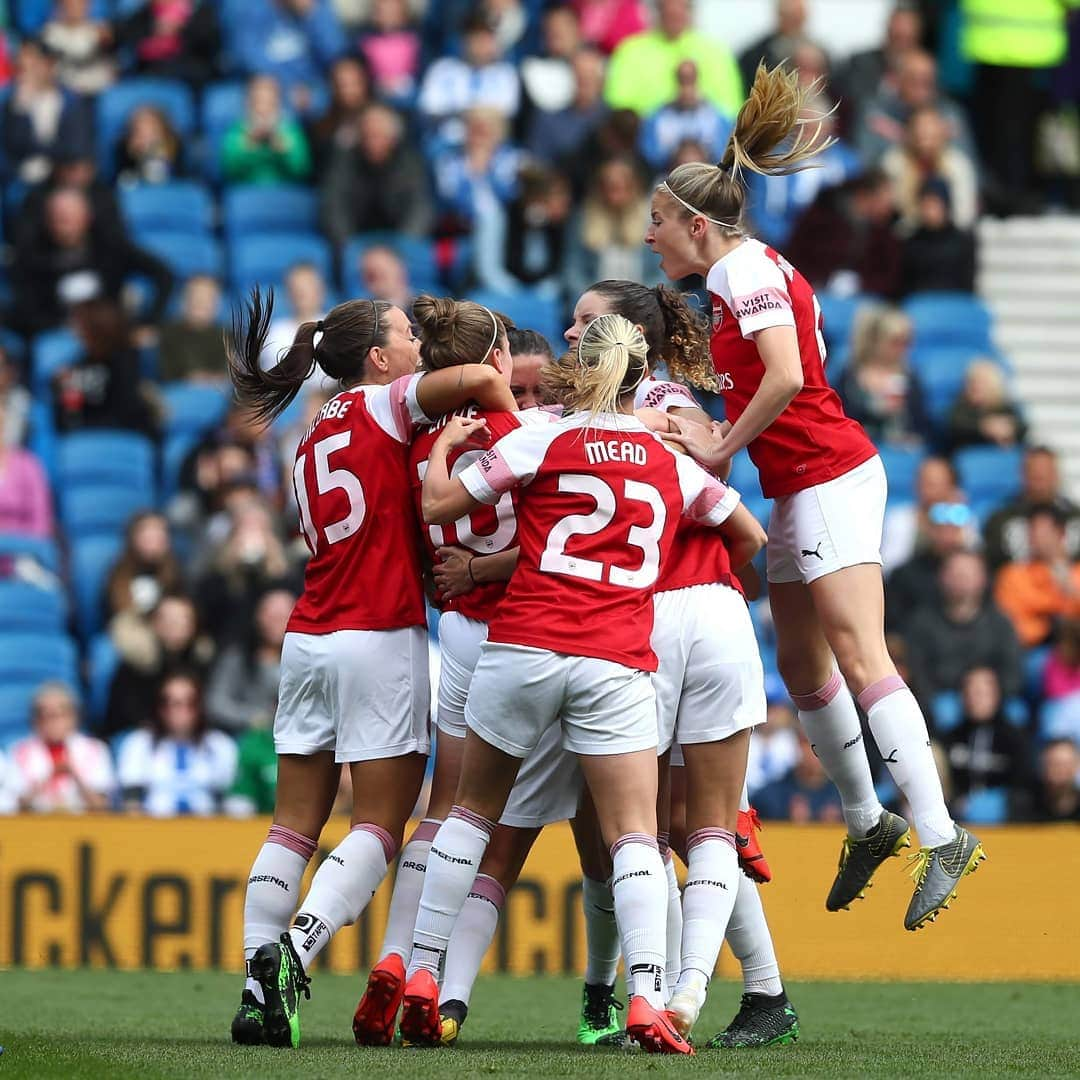 Arsenal Ladiesさんのインスタグラム写真 - (Arsenal LadiesInstagram)「Less than 24hrs to go.... Last game of the season tomorrow at Meadow Park vs Man City.  Time to be crowned CHAMPIONS! 🎉 #WeAreTheArsenal」5月11日 0時59分 - arsenalwfc