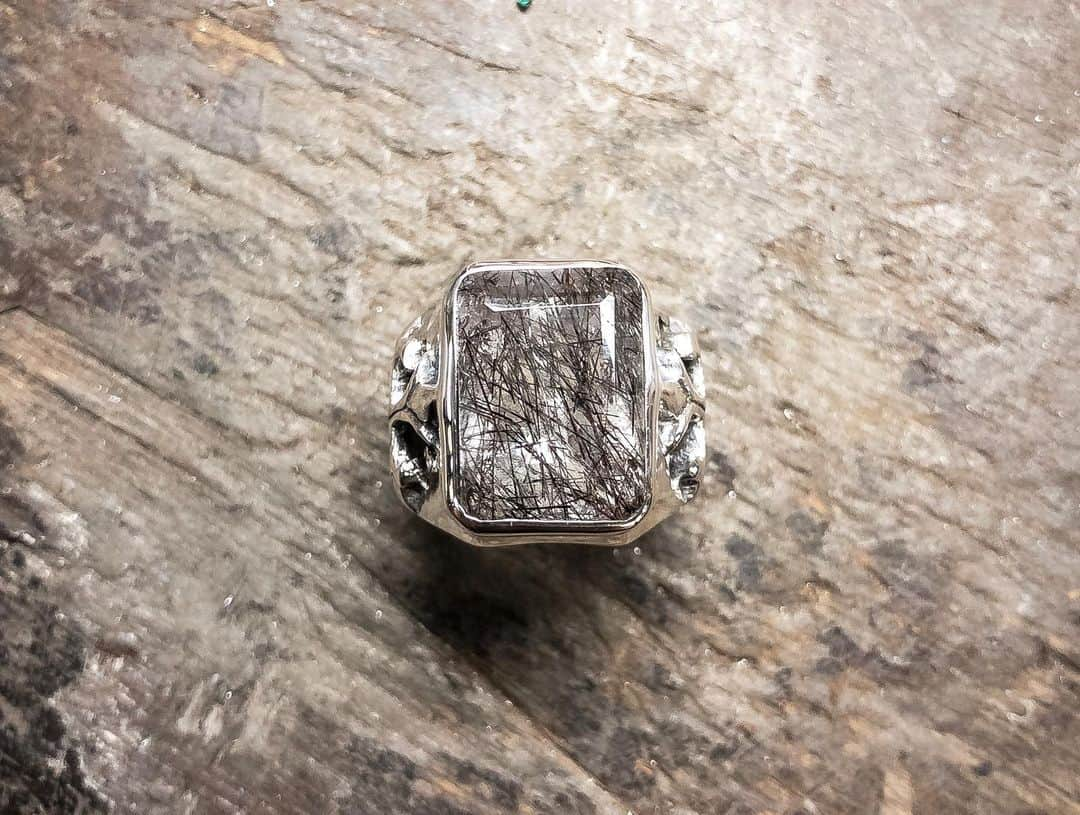 クレイジーピッグさんのインスタグラム写真 - (クレイジーピッグInstagram)「Probably our most challenging ring to set but what a ring it is 👏 Twin Cross Ring set with a stone of your choosing - featuring an unusual tourmalated quartz #ring #cross #stone #quartz #black #silver #handmade #gem #gemstone #setting #instafashion #instahub #nofilter」5月11日 1時09分 - crazypigdesignslondon