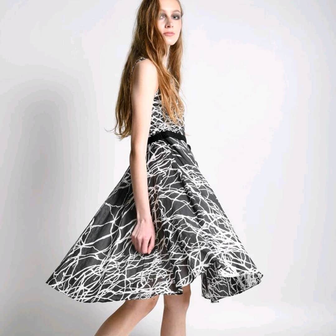エロトクリトスさんのインスタグラム写真 - (エロトクリトスInstagram)「floaty wrap dress in a tromp l oeil marble print ❤ . . . . . . . . . . . . . .#erotokritos #femme #paris #trompeloeil #print #imprime #voile #wrapdress #outfit #dress #pretty #robe #jolie #robeportefeuille #girl #fille #chic #marais #marque #mode #look」5月11日 1時20分 - erotokritosparis