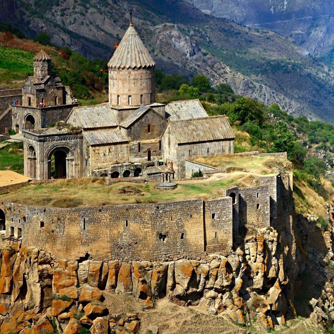 National Geographic Travelさんのインスタグラム写真 - (National Geographic TravelInstagram)「Photo by @babaktafreshi | Standing on the edge of a deep gorge in this summer day of Armenia, the view to the 9th-century Monastery of Tatev was remarkable. Located on a large basalt plateau in southeastern Armenia, 50 km north of Iran border, in the 14th and 15th centuries, the monastery was home to the University of Tatev, which played an important role in preservation of Armenian culture. #tatev #armenia」5月11日 1時23分 - natgeotravel