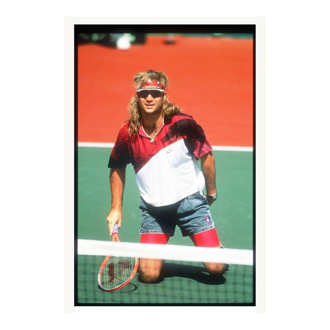 ローラ・ベイリーさんのインスタグラム写真 - (ローラ・ベイリーInstagram)「‘What makes something special is not just what you have to gain, but what you feel there is to lose...’. Andre Agassi #tennis」5月11日 1時57分 - laurabaileylondon