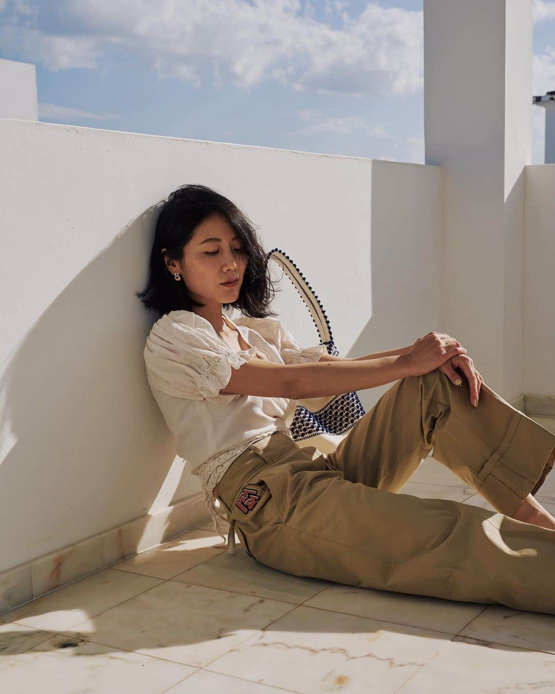 アリス・ガオさんのインスタグラム写真 - (アリス・ガオInstagram)「still dreaming of that portuguese sun 🌞 [modern traveller edit for @matchesfashion #mfxstylesocial part iii]」5月11日 1時50分 - alice_gao