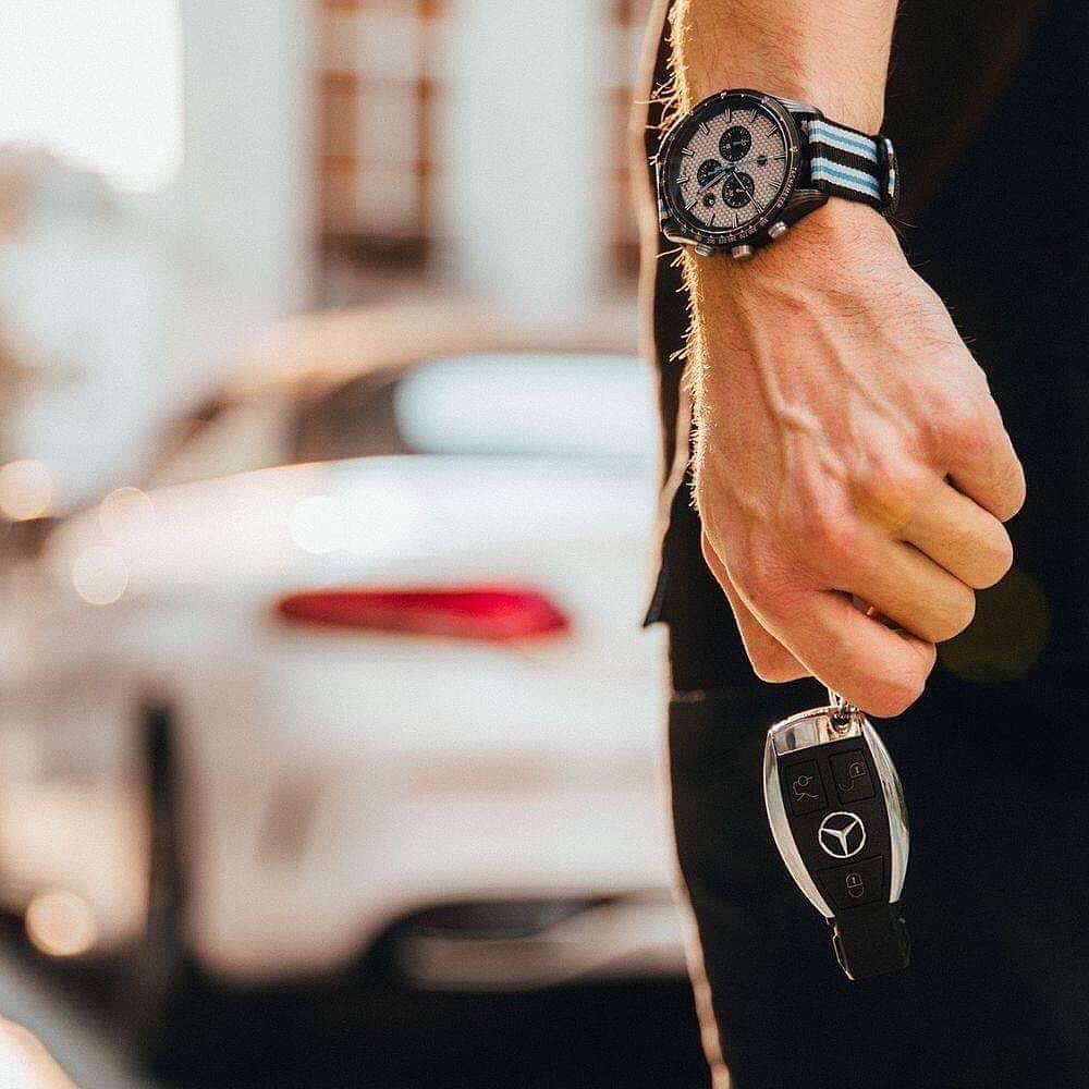 メルセデス・ベンツさんのインスタグラム写真 - (メルセデス・ベンツInstagram)「Take your time but do it in style! Click on the tag to buy the Mercedes-Benz men’s chronograph watch!  #MercedesBenz #MBClassic #ClassicCar #Car #Carsofinstagram #InstaCar #MBCar 📸 @alenpalander」5月11日 1時55分 - mercedesbenz