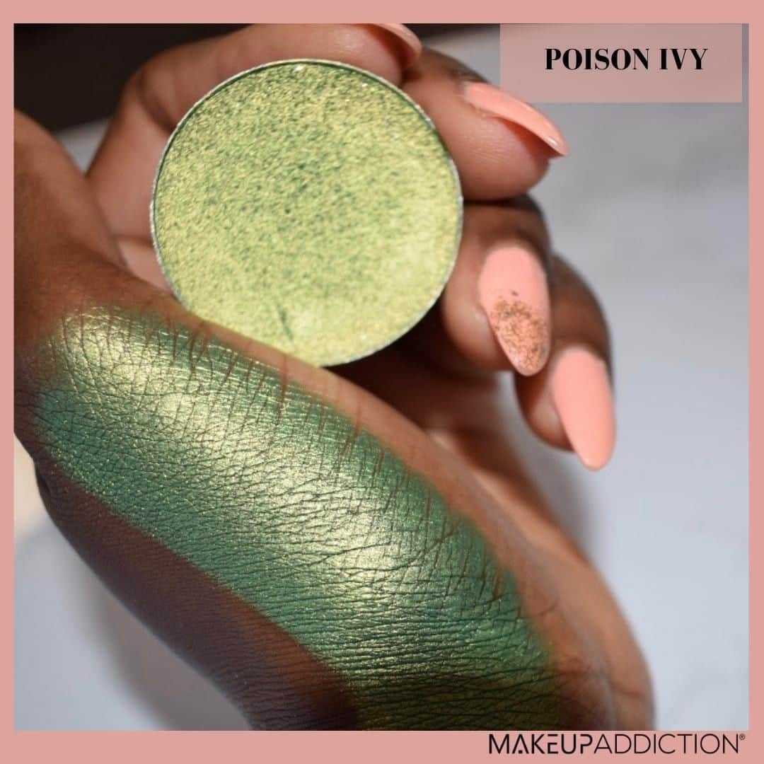 Makeup Addiction Cosmeticsさんのインスタグラム写真 - (Makeup Addiction CosmeticsInstagram)「🌱Poison Ivy🌱⠀ What am I?⠀ Metallic moss green, think nature.⠀ #makeupaddiction #makeupaddictioncosmetics ⠀ #universodamaquiagem_oficial ⠀ ⠀ #brian_champagne #shimycatsmua ⠀」5月11日 2時10分 - makeupaddictioncosmetics