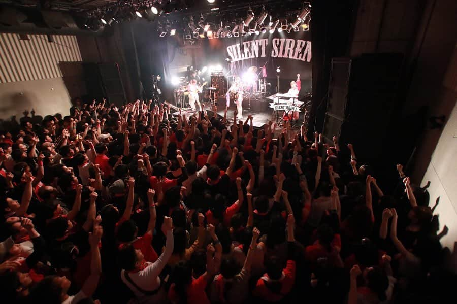 SILENT SIRENさんのインスタグラム写真 - (SILENT SIRENInstagram)「2019.5.10 ペニーレーン24 2日目 ありがとうございました！ 2日間最高でした！！ 🍺🍺🍺 #SILENTSIREN #サイサイ #ゆかるん #すぅ #ひなんちゅ #あいにゃん #サイファミ #3131さん #3131さんツアー」5月11日 2時21分 - silentsiren_official