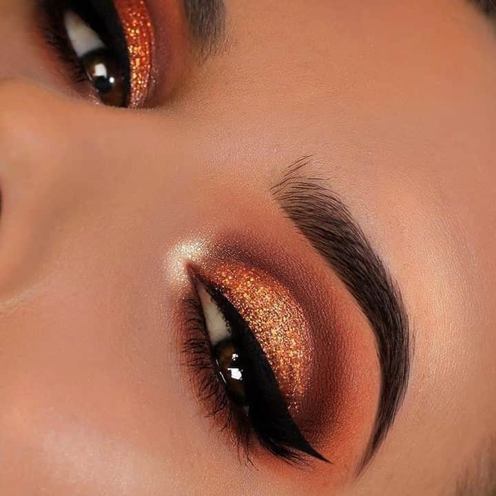 NYX Cosmeticsさんのインスタグラム写真 - (NYX CosmeticsInstagram)「Mesmerized by this flawless #EOTD 🤩 @tinebeauty creates the look using our Glitter Goals Liquid Eyeshadow in 'Polished Pin Up' + Epic Ink Liner 🔥 Tag a beauty who needs to recreate this look ✨ || #nyxcosmetics #nyxprofessionalmakeup #crueltyfreebeauty」5月11日 2時38分 - nyxcosmetics