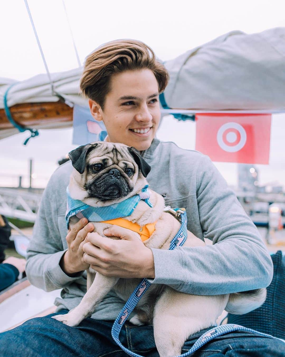 itsdougthepugさんのインスタグラム写真 - (itsdougthepugInstagram)「“Let’s sail away @colesprouse” -Doug • Can u believe how cute we look in our matching @vineyardvines for @target? Had such a great time sailing through NYC #vineyardvinesForTarget #targetpartner」5月11日 3時10分 - itsdougthepug