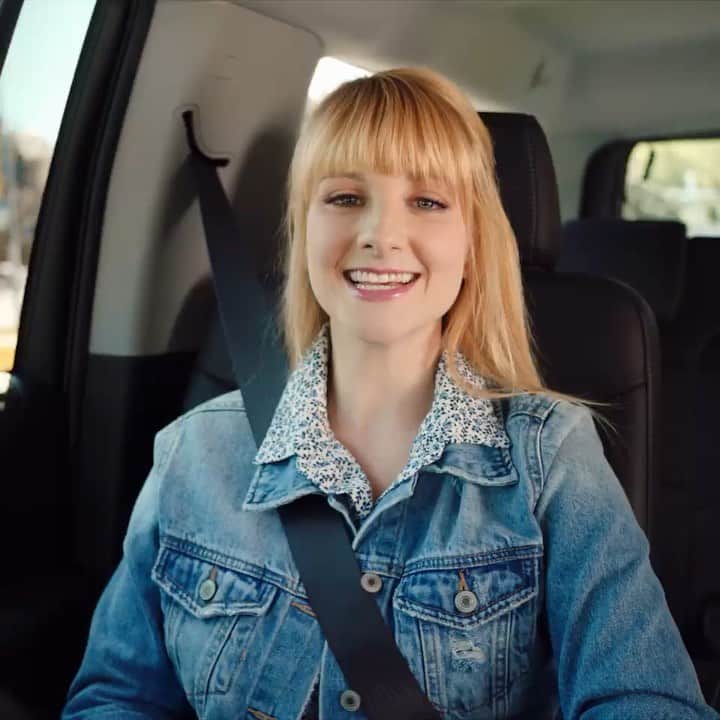 メリッサ・ラウシュのインスタグラム：「It's true what they say- sharing is caring! Which is why I let my new friend know that distracted driving is reckless. I took the pledge to put my phone down when behind wheel. Join me at bit.ly/ATT_IGHV2_MR #ad #ItCanWait @att」