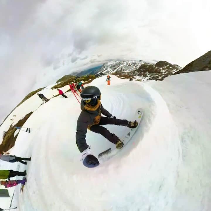 のインスタグラム：「@mikkel_bang hosted the 4th annual Bang Slalom last weekend in Norway, and dang, looks like it was a good time. 🎥: @thomasengeset @burtoneurope」