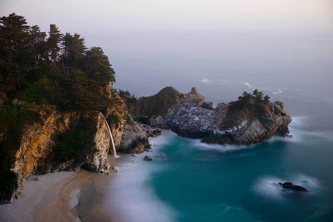 National Geographic Travelさんのインスタグラム写真 - (National Geographic TravelInstagram)「Photo by @mborowick | McWay Falls is one of those magical places that actually exists. Just a few feet off of Californias’ Route 1 in Big Sur, this 80 foot waterfall draws visitors from all over the world. #California #waterfall #nature #ocean #bigsur」5月11日 4時02分 - natgeotravel