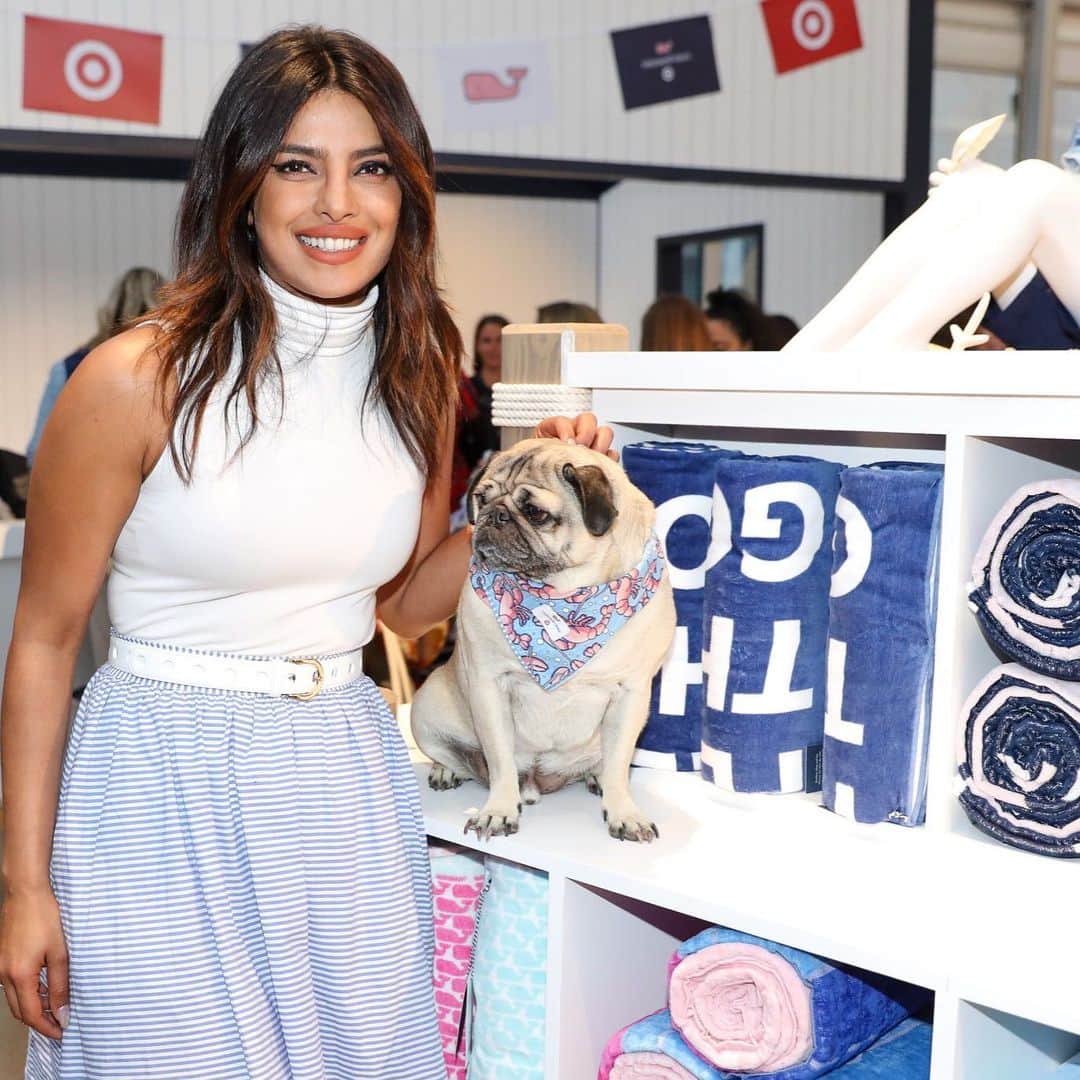 Target Styleのインスタグラム：「We’re celebrating the launch of #vineyardvinesForTarget, arriving May 18, at our NYC summer pop-up with @priyankachopra and @itsdougthepug! Check out our story to see more.」