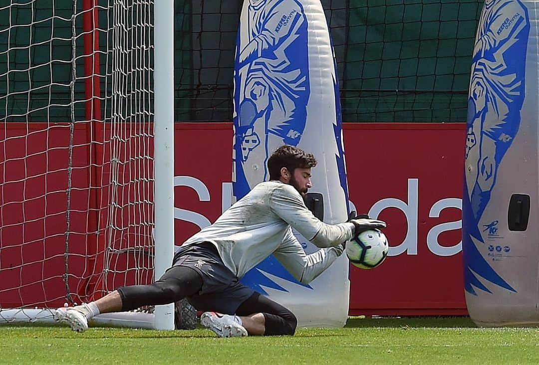 アリソン・ベッカーさんのインスタグラム写真 - (アリソン・ベッカーInstagram)「Back to work! 💪🏼 #AB1」5月11日 4時21分 - alissonbecker