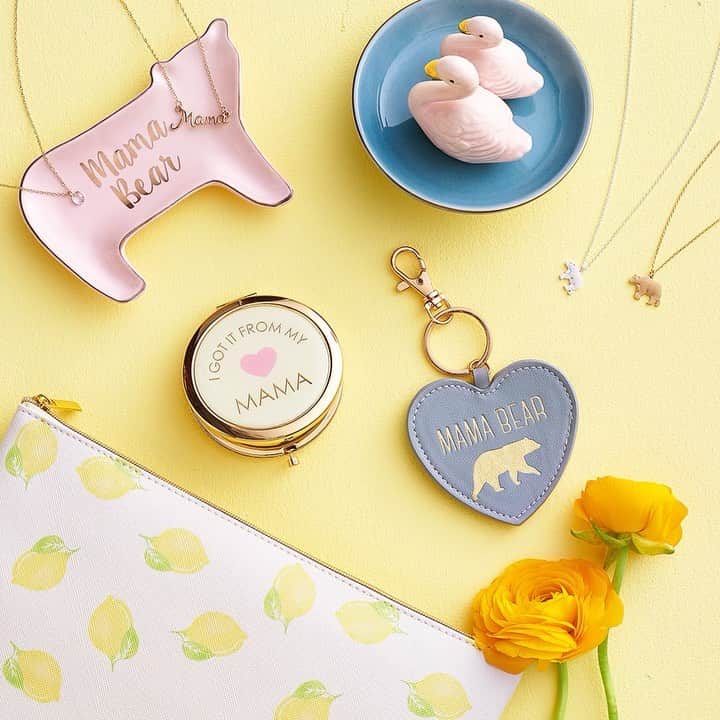 ロック&リパブリックのインスタグラム：「Cute. Practical. Charming. Just like Mom herself! Check out #mothersday gifts from @lclaurenconrad. #lclaurenconrad #Kohls」