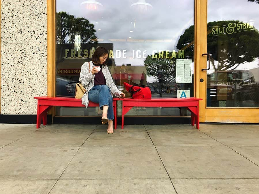 野尻美穂さんのインスタグラム写真 - (野尻美穂Instagram)「暑いなぁ。アイス食べたい🍨  SALT&STRAWで頼むアイスはぜーったいコーヒー&バーボン🍨ハーゲンダッツもコーヒーフレーバー。この前のグランドキャニオンでもエスプレッソ。日本なら絶対チョコを選ぶけどこっちでは甘すぎて食べれないからそうしてる😋 #miho_LA  #saltandstraw  #icecream」5月11日 14時01分 - miho_cocoa